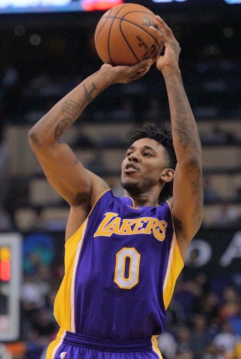 含中国与东 含中国与东